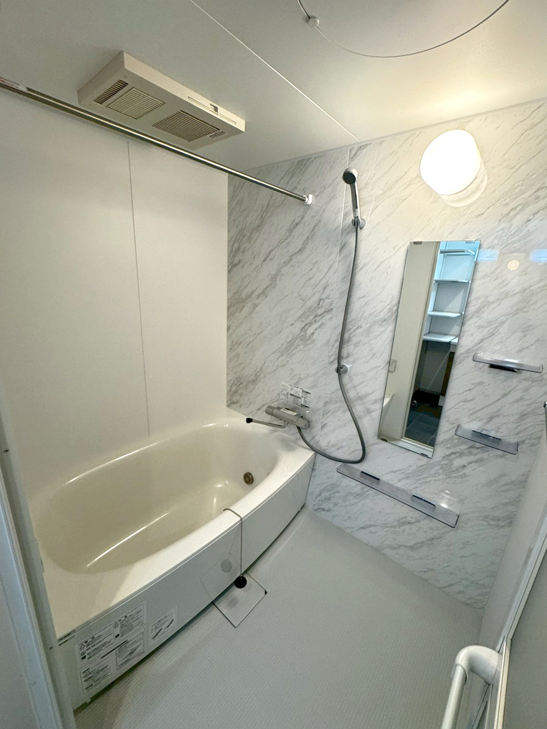 バス・シャワールーム　オートバス（追炊き機能付き）・浴室暖房乾燥機設置