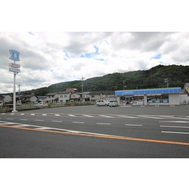 コンビニ　ローソン津山昭和町店（コンビニ）まで290m