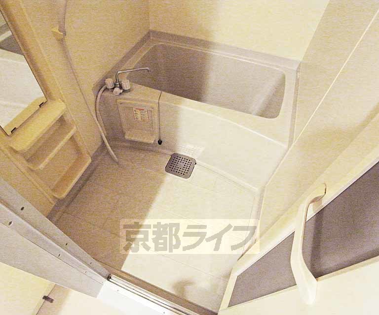 バス・シャワールーム　３点セパレートのお風呂でゆったりできそうですね。