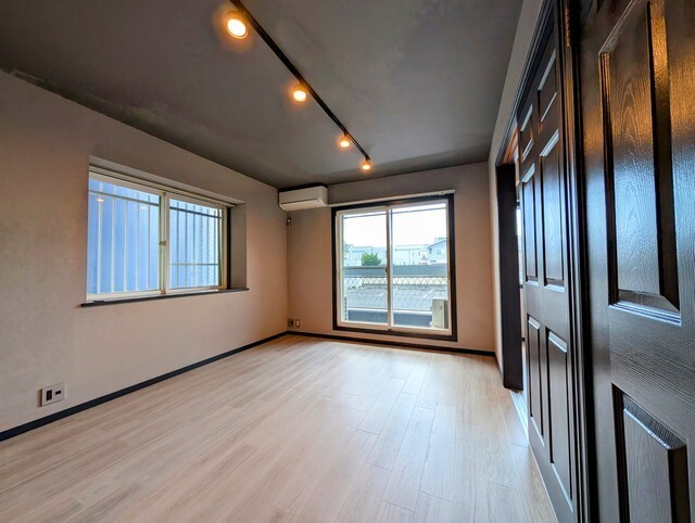 居室・リビング　調光・調色のライト付★