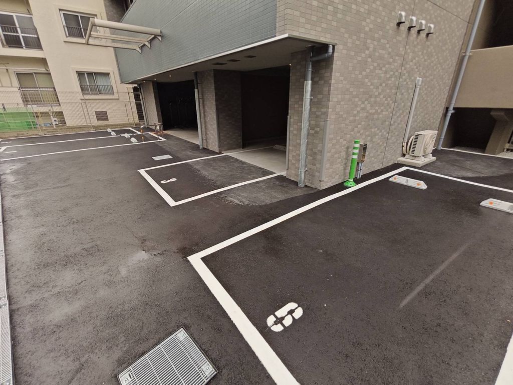 駐車場　駐車場