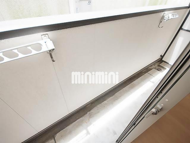 バルコニー　南向きで日当たり良好です