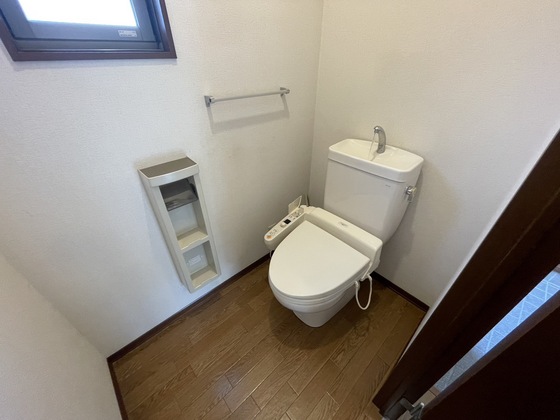 トイレ　※別号室の写真です。