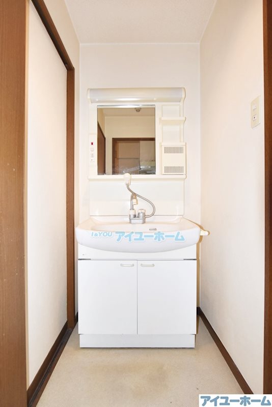 洗面設備　シャワー付き洗面台