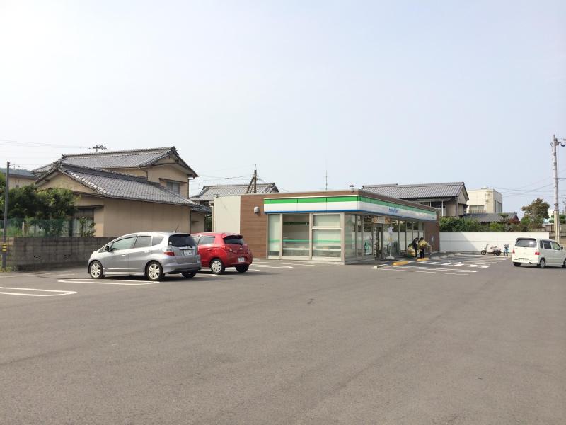 コンビニ　ファミリーマート（コンビニ）（コンビニ）まで963m