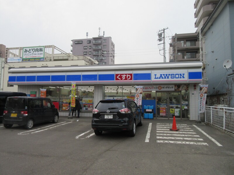 コンビニ　ローソン札幌本郷通十三丁目店（コンビニ）まで401m