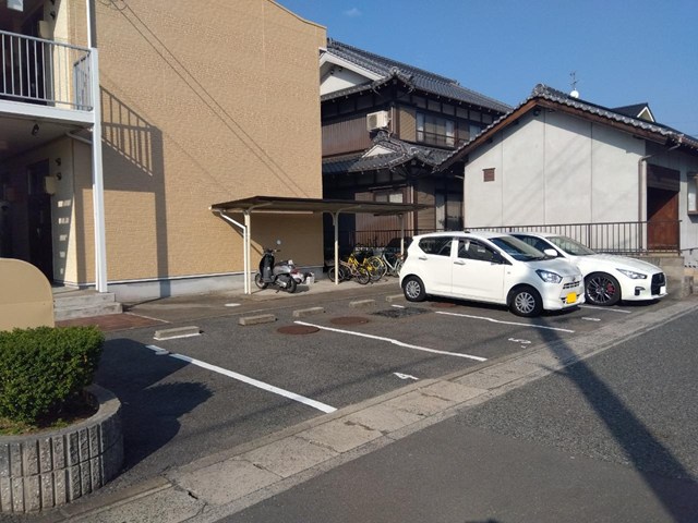 駐車場　駐車場