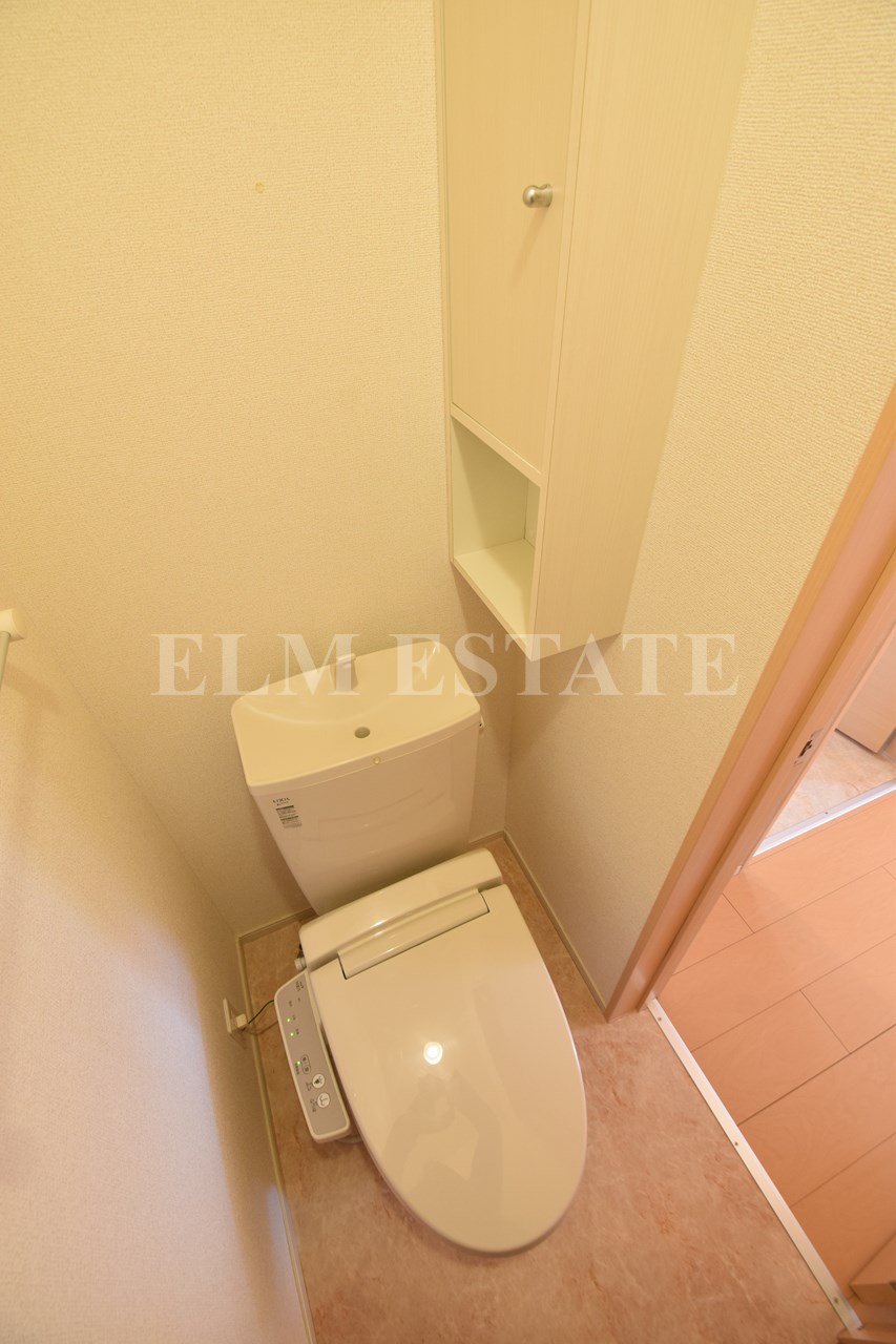 トイレ　同一物件反転タイプの写真になります。
