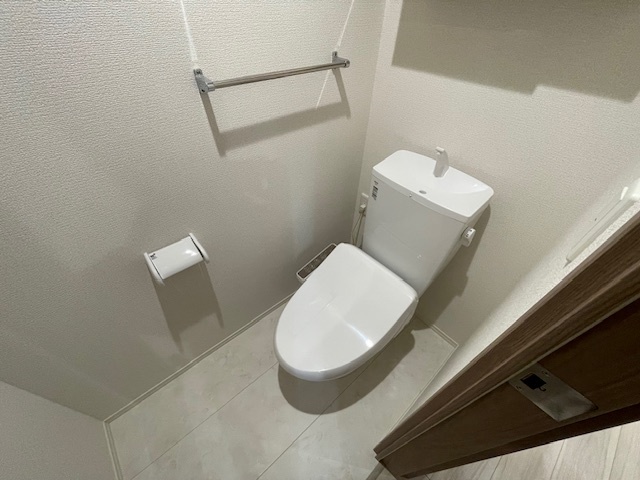 トイレ　同施工会社新築参考画像