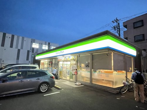 コンビニ　ファミリーマート サンズ中央林間四丁目店（コンビニ）まで391m