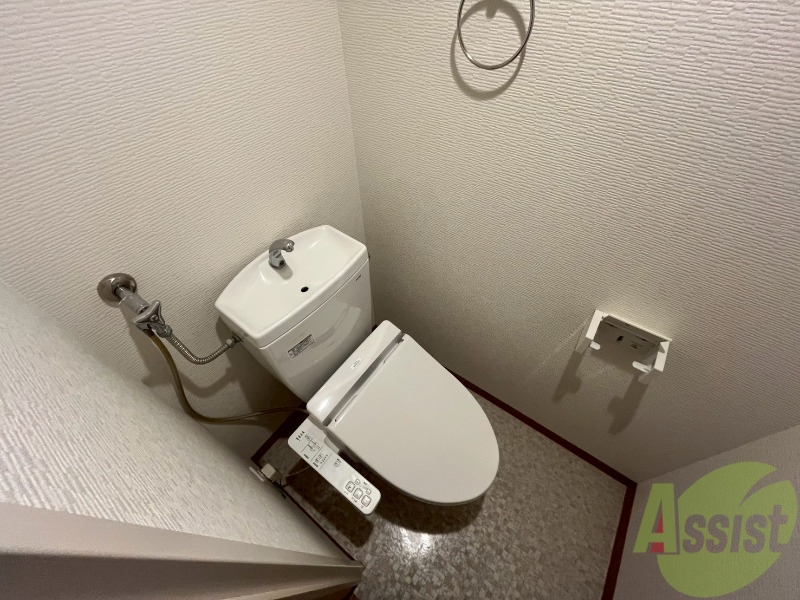 トイレ　ウォシュレット機能がついたトイレ。安心して使用できますね。