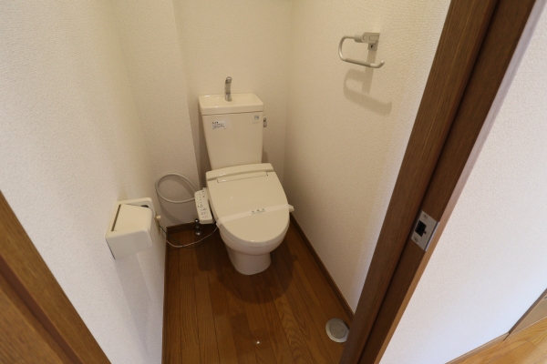 トイレ　南洋間