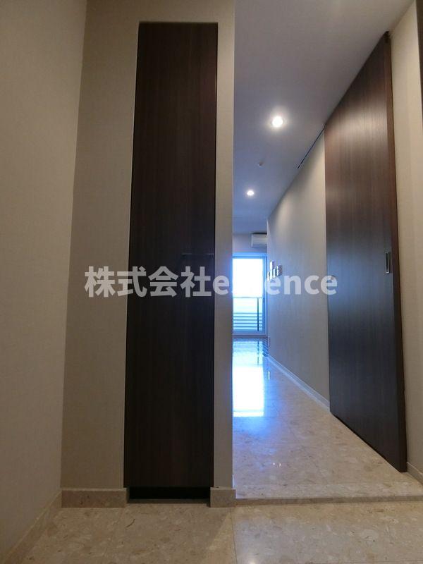 玄関　弊社ではオンライン対応・現地対応可能です♪