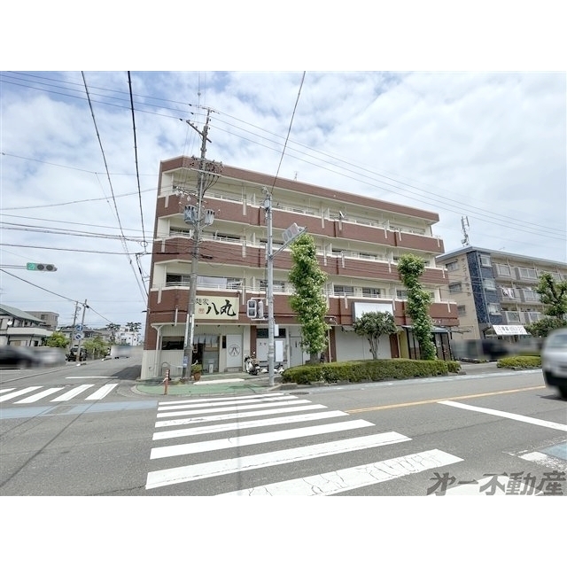 エントランス　建物外観