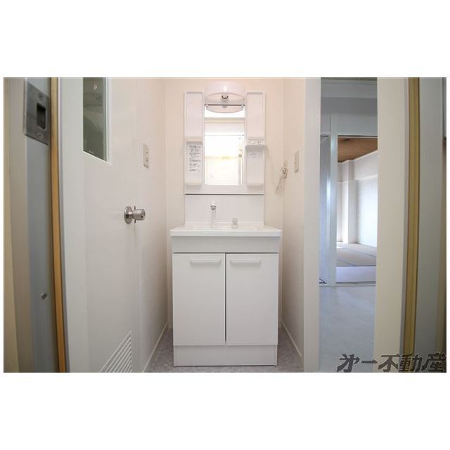 洗面設備　洗面化粧台