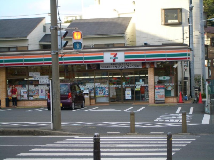 コンビニ　セブンイレブン（コンビニ）まで339m