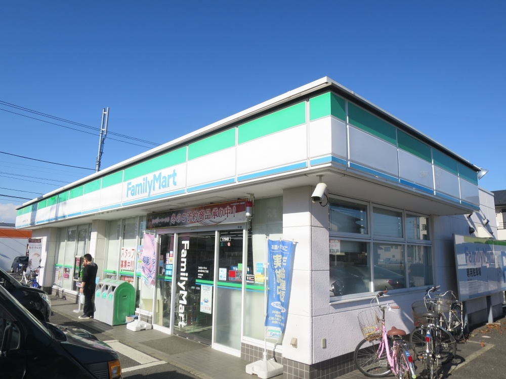 コンビニ　ファミリーマートおゆみ野中央７丁目店（コンビニ）まで588m