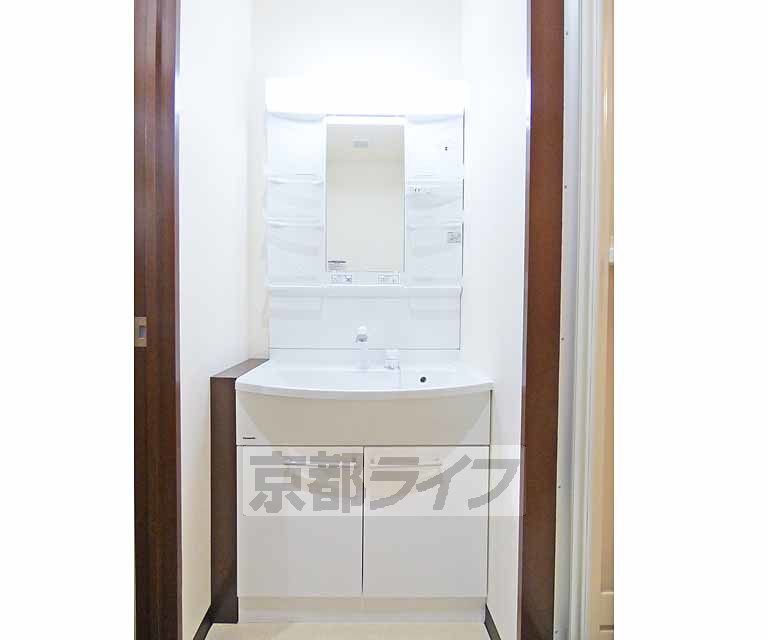 洗面設備　洗面化粧台です。