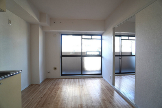 居室・リビング　※別部屋の写真です