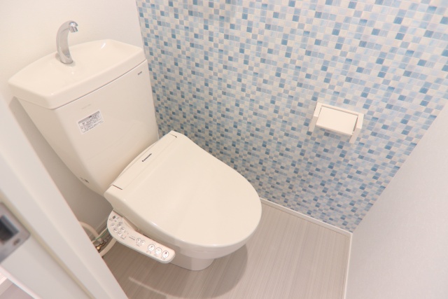 トイレ　※別室の参考写真の為、現況優先です。