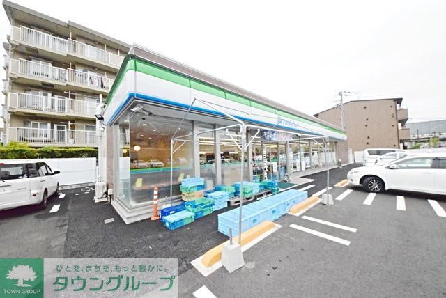 飲食店　ファミリーマート（飲食店）まで960m