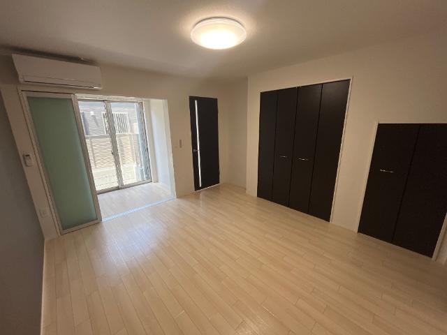 居室・リビング　室内