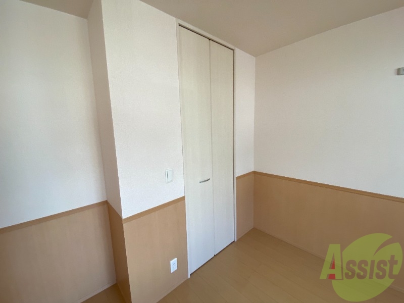 収納　収納はこちらのクローゼットをお使いください。