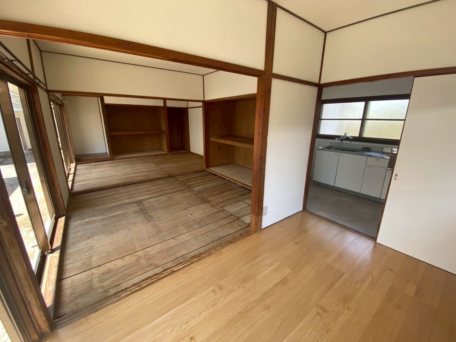 居室・リビング　現在畳を引き込み済みです。