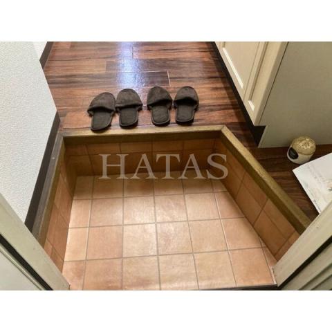 玄関　同物件別部屋です。