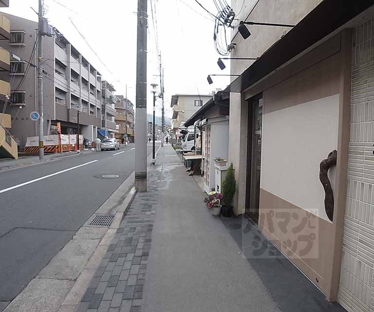 その他　前面道路です。