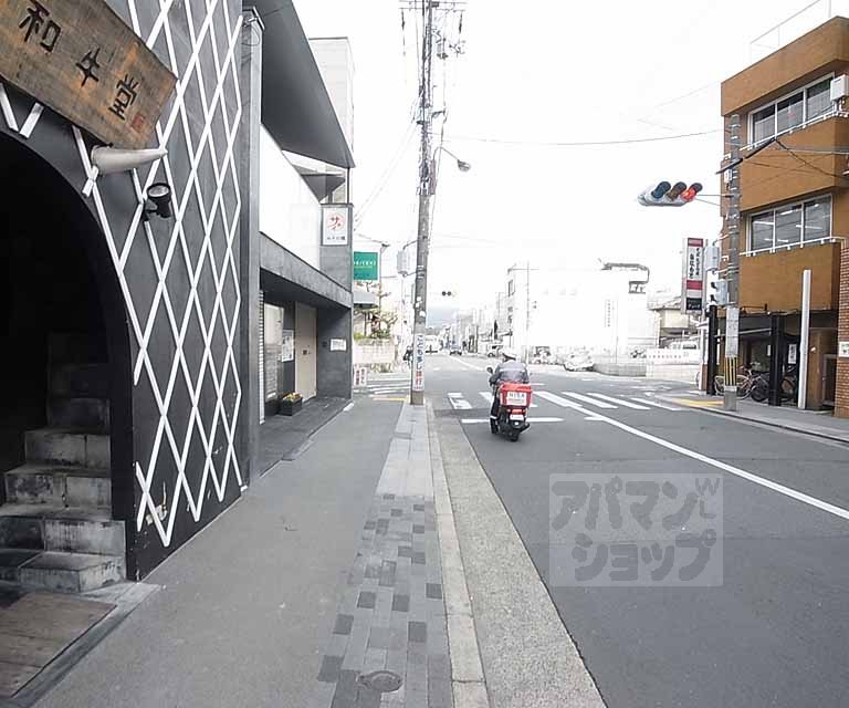 その他　前面道路です。