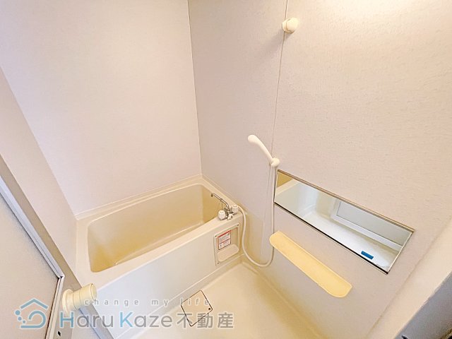 地下鉄桜通線 鶴里駅 徒歩18分 4階建 築31年の風呂写真