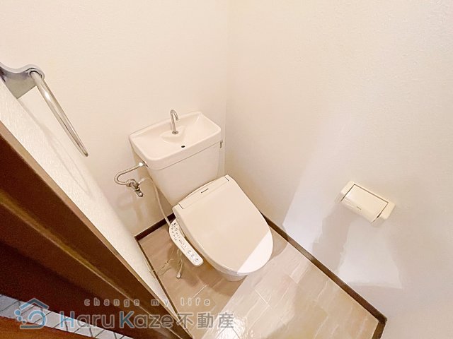 地下鉄桜通線 鶴里駅 徒歩18分 4階建 築31年のトイレ写真
