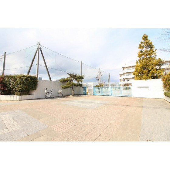 中学校　仙台市立郡山中学校（中学校）まで357m