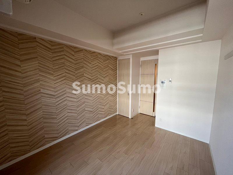 その他部屋・スペース　落ち着いた色調の寝室です