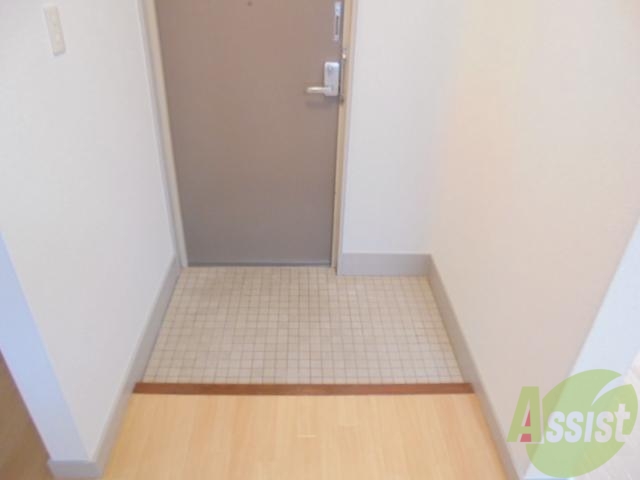 玄関　こちらからお出かけください