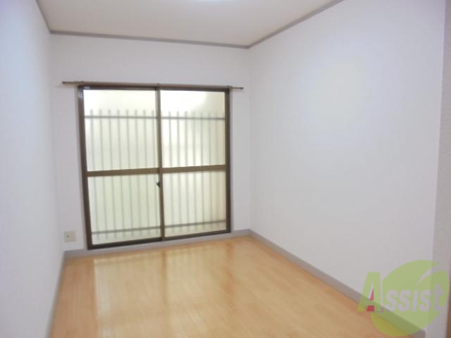 その他部屋・スペース　ベットを置いても広々使えますよ。