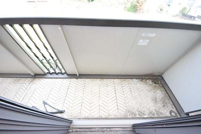 バルコニー　★こんな天気のいい日はお布団干したくなりますね★