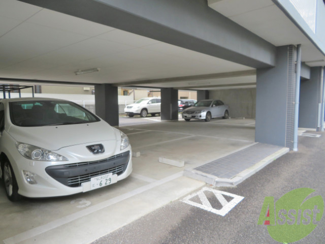 駐車場　駐車場