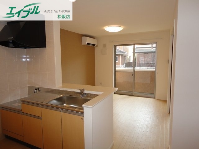 キッチン　別部屋同型タイプ写真です。