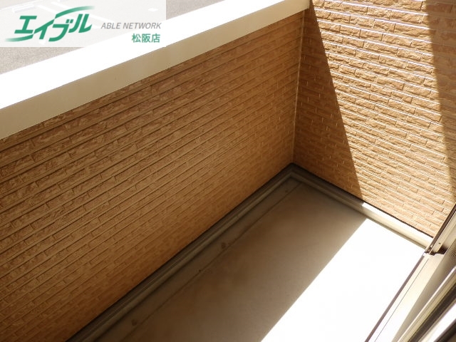 バルコニー　別部屋同型タイプ写真です。