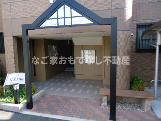 エントランス　サンプレス市場木