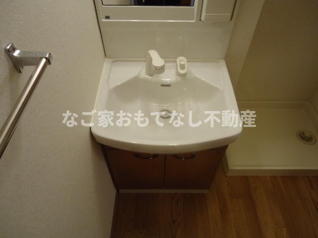 洗面設備　※写真は別号室