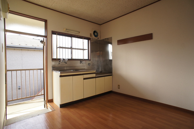 居室・リビング　明るい雰囲気で暮らしやすい！優しい質感の室内がオススメ☆