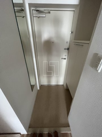 玄関　セレニテ桜川駅前プリエ　玄関