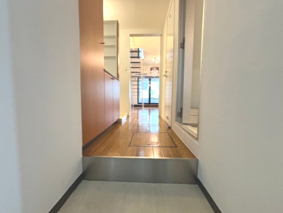 玄関　詳細は、RISUMO江坂本店→06-6155-7137まで♪