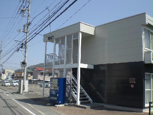 玄関　備品や設備仕様は号室等により異なります。現地をご確認下さい。