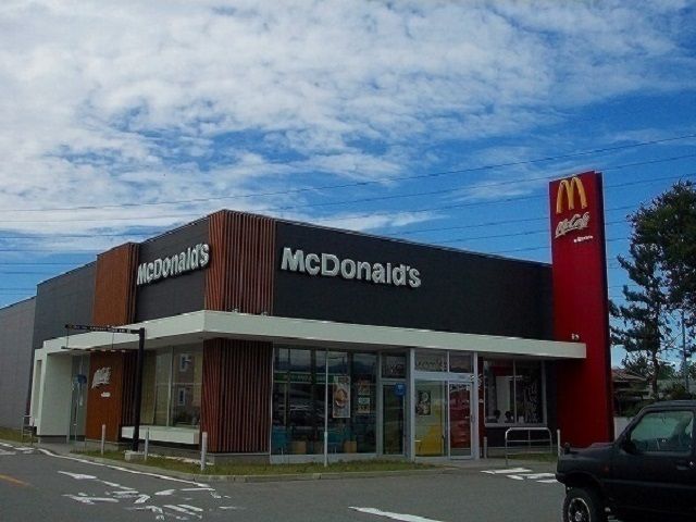 飲食店　マクドナルド　飯島店（飲食店）まで1600m