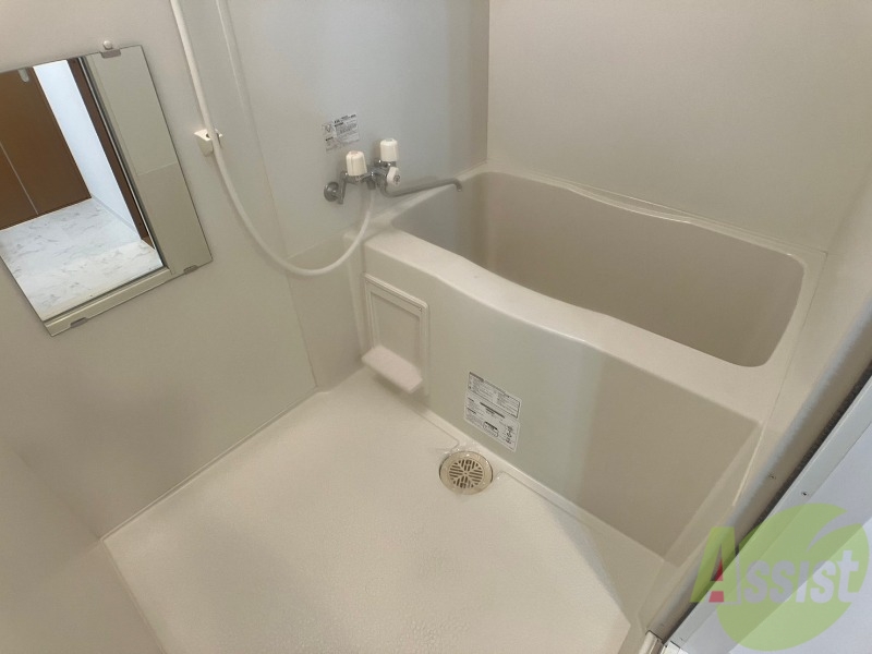 バス・シャワールーム　お風呂になります。一日の疲れを癒してくださいね。