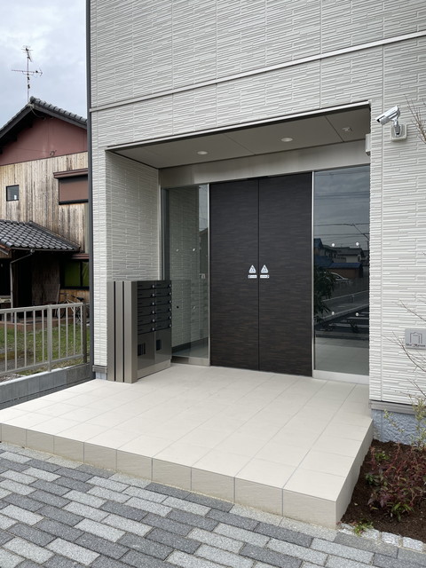 エントランス　オートロック（共用玄関）